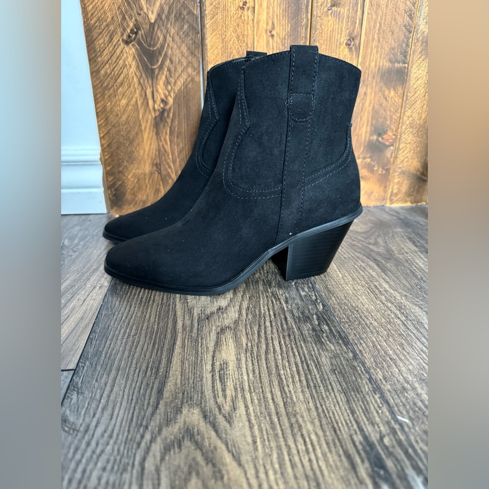 Booties - Picture 3 of 6